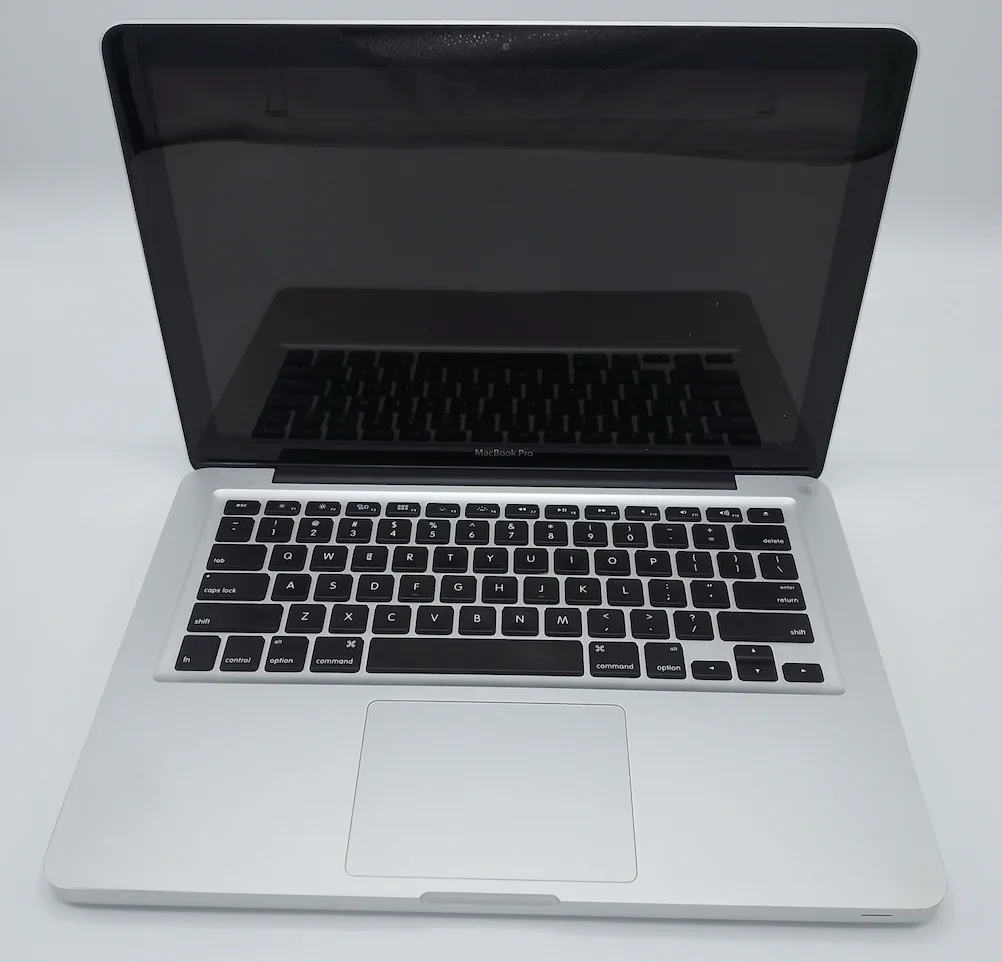 Apple Macbook Pro 2012 Core i5 13 inch 4GB RAM 256 GB SSD Cycle count 379 screen shade with charger