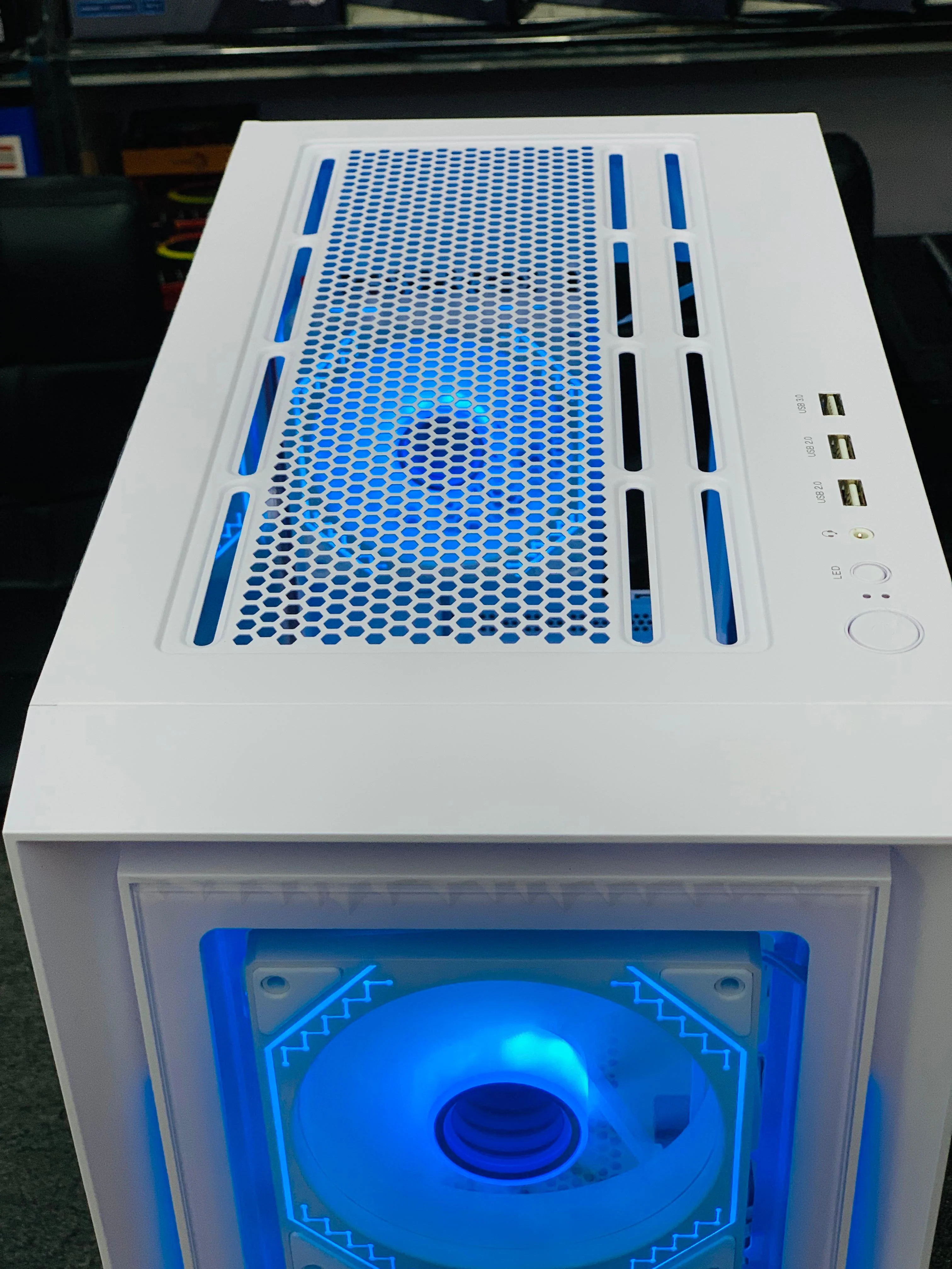 Sonic Casing Gaming C05 White 4 RGB Fans - Image 5