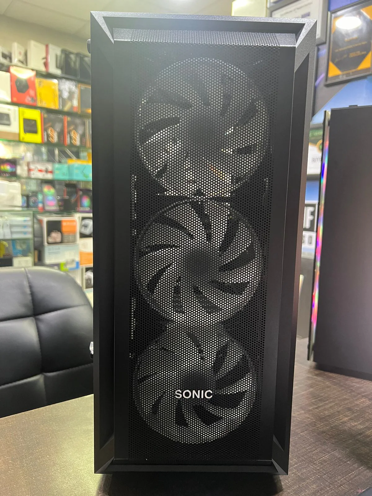 Sonic Casing R19 Black 3 RGB Fans - Image 4