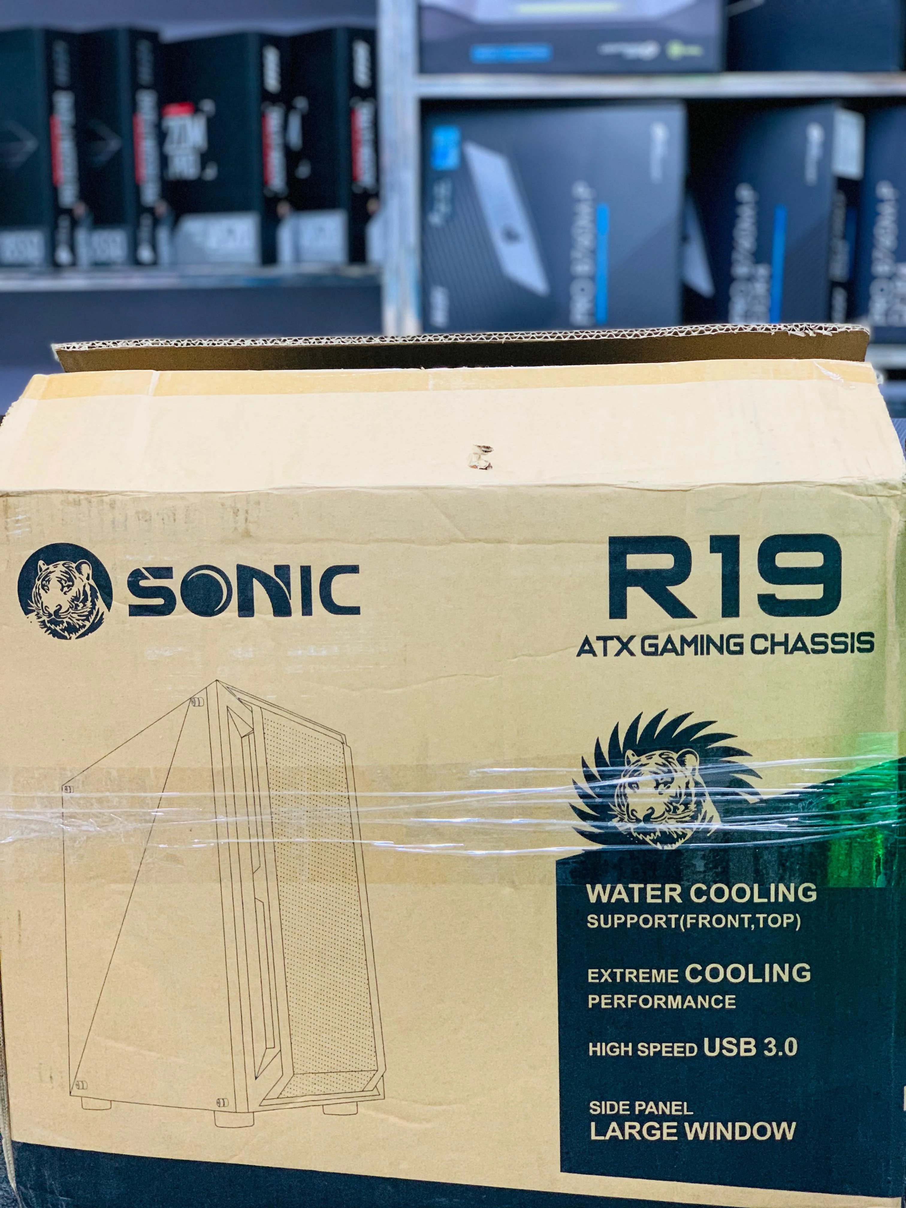 Sonic Casing R19 White 3 RGB Fans - Image 4