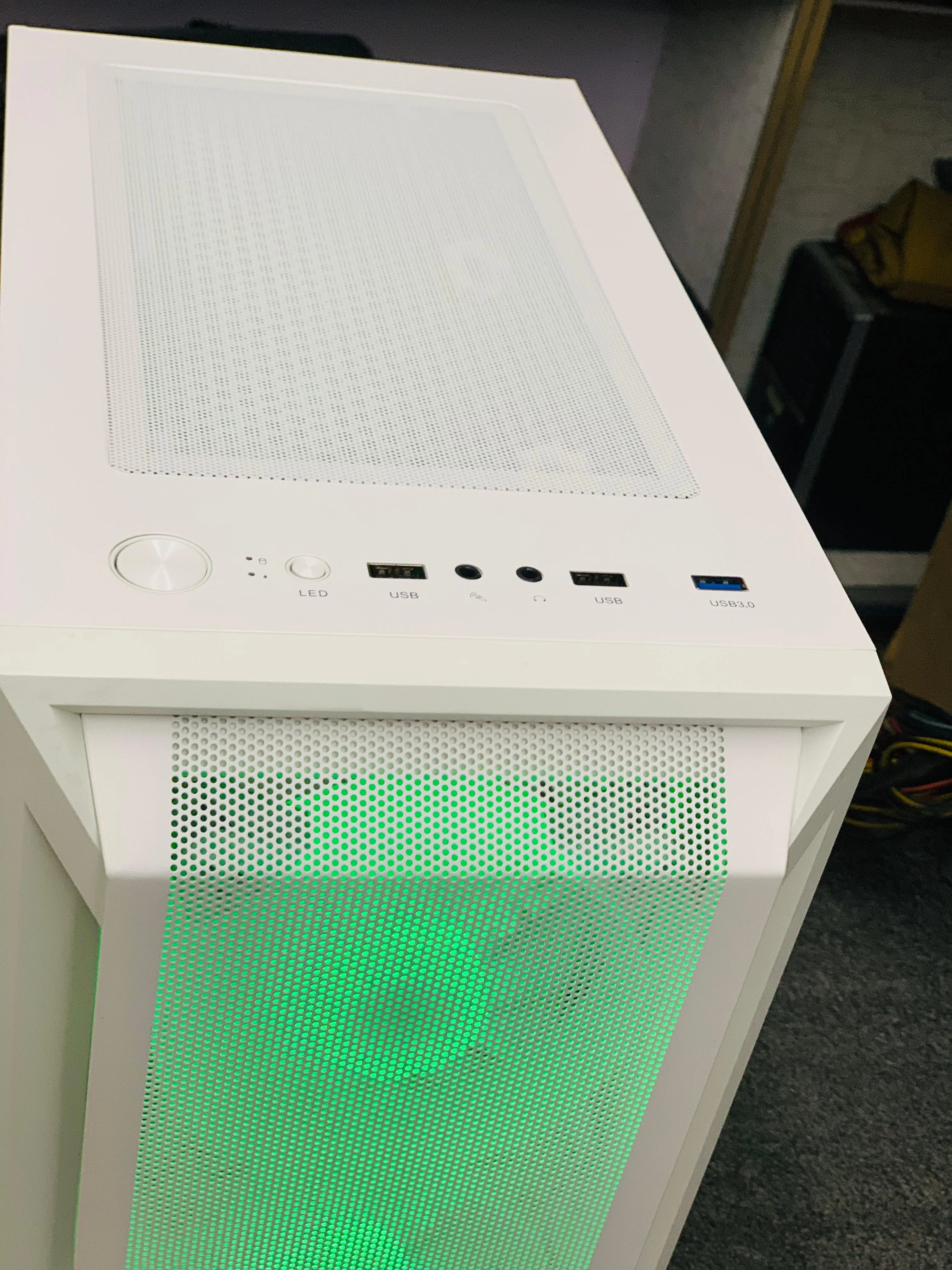 Sonic Casing R19 White 3 RGB Fans - Image 5