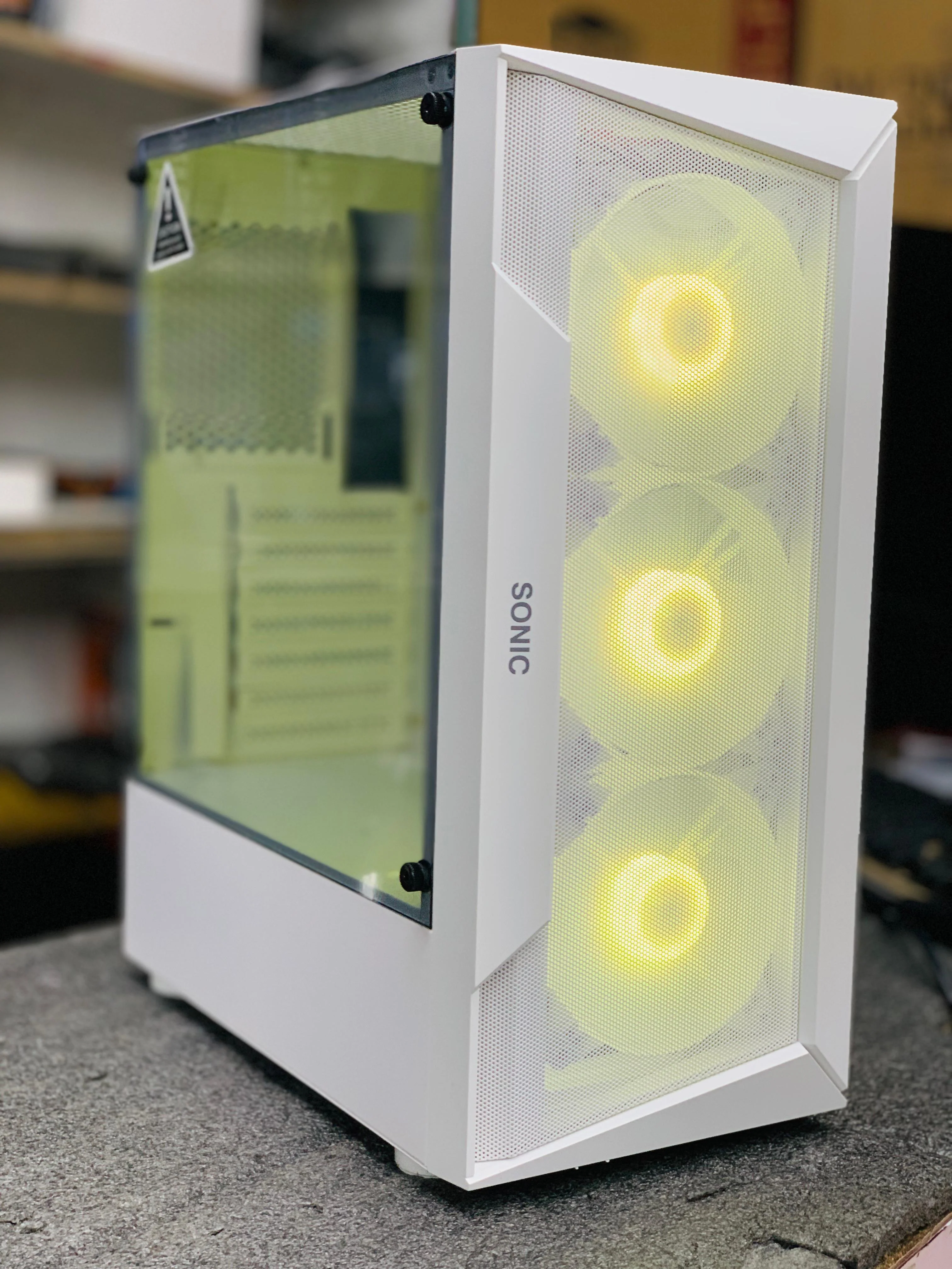 Sonic Casing R28 White 3 RGB Fans - Image 4