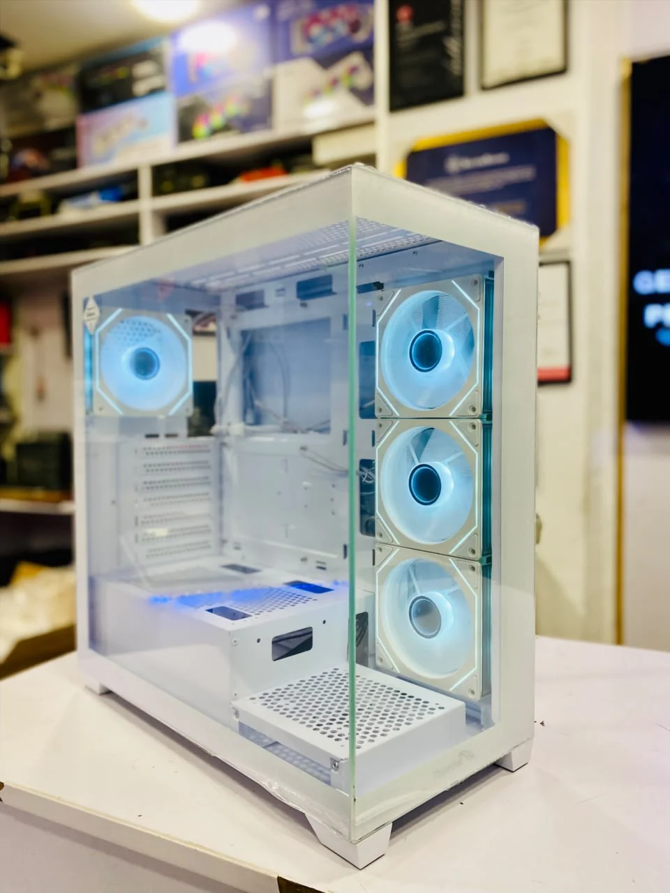 Thunder Casing Nova 4ARGB Infinity Fan Front and side glass White - Image 2